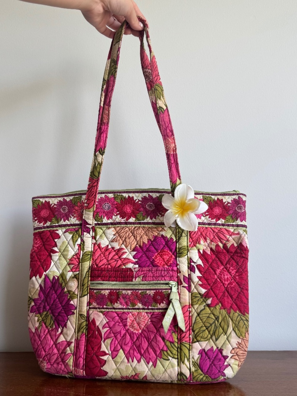 Vera Bradley Medium Hello Dahlia Vintage Zip Up Shoulder Bag Tote Bag